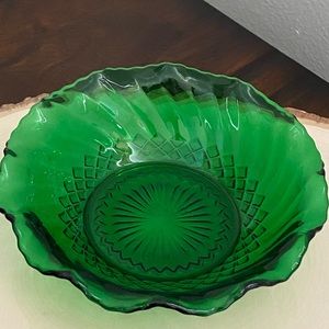 Vintage Anchor Hocking Candy Dish Emerald Green Swirl Ruffled Edge Candy Dish